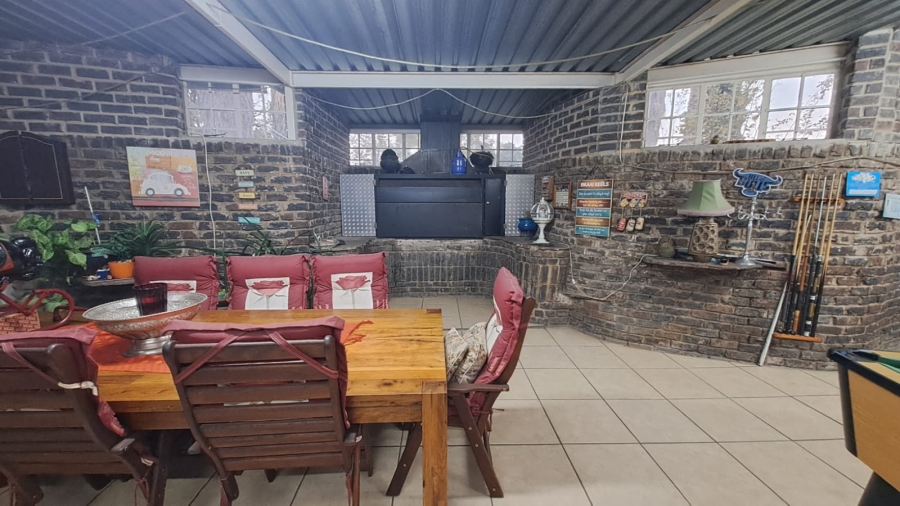 4 Bedroom Property for Sale in Three Rivers East Gauteng