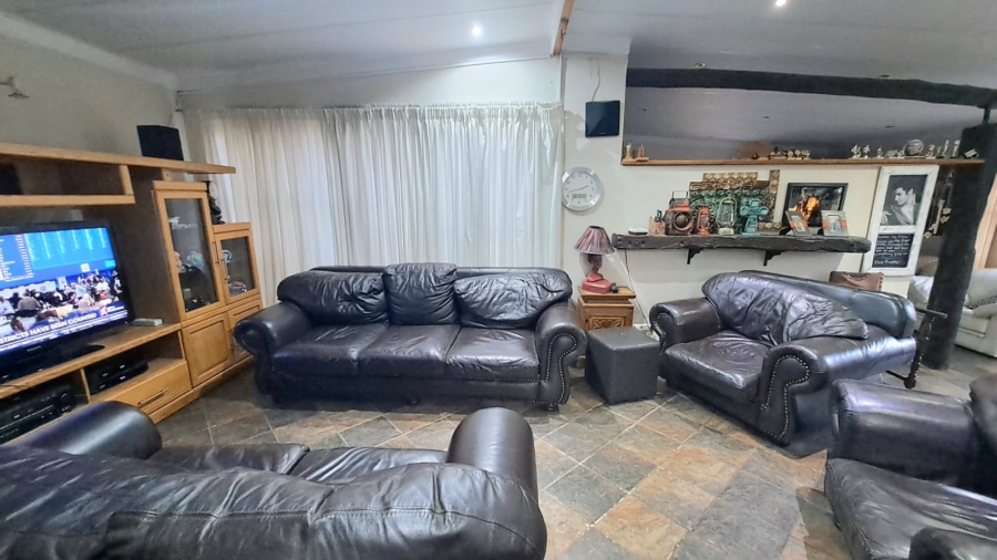 4 Bedroom Property for Sale in Three Rivers East Gauteng