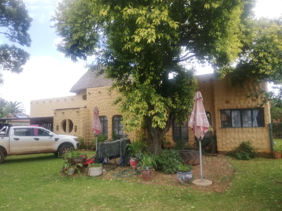 3 Bedroom Property for Sale in Unitas Park Gauteng