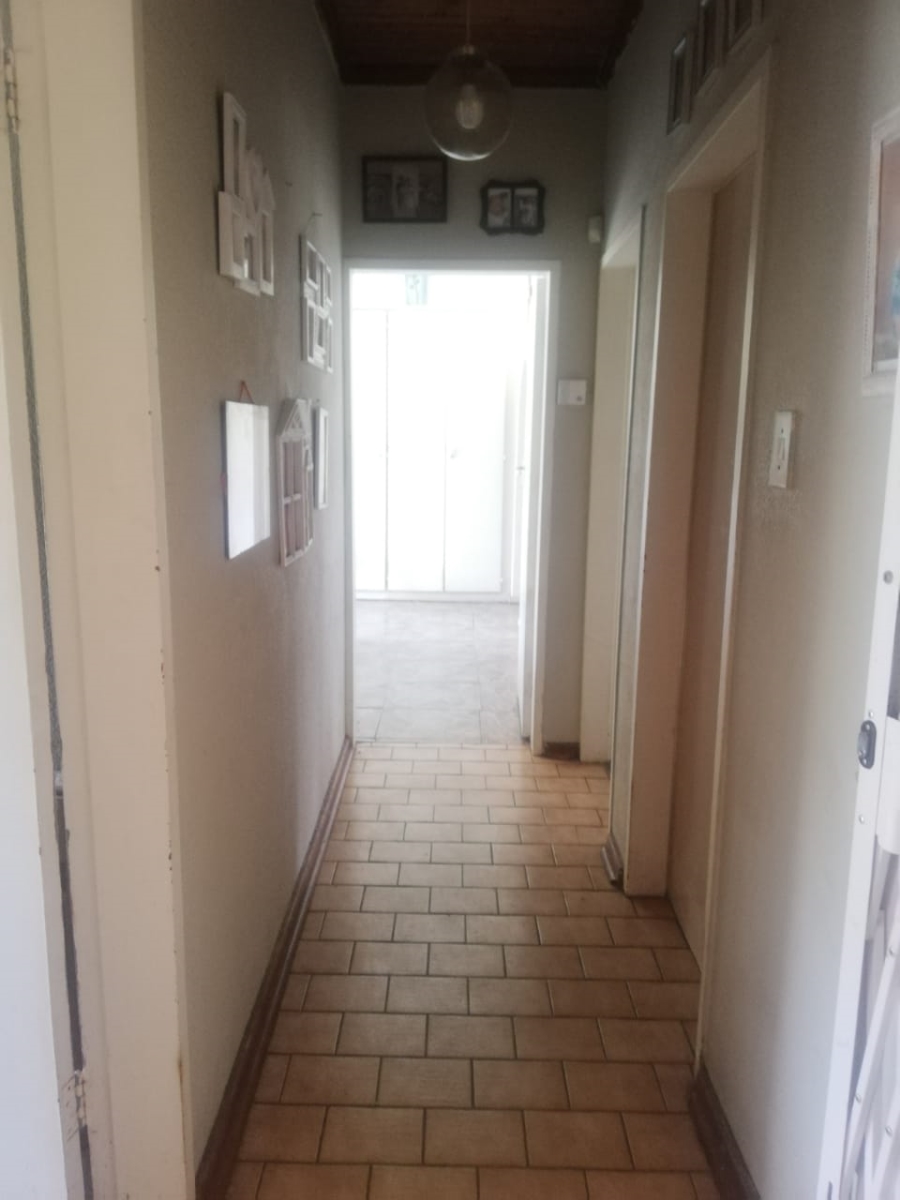 3 Bedroom Property for Sale in Unitas Park Gauteng