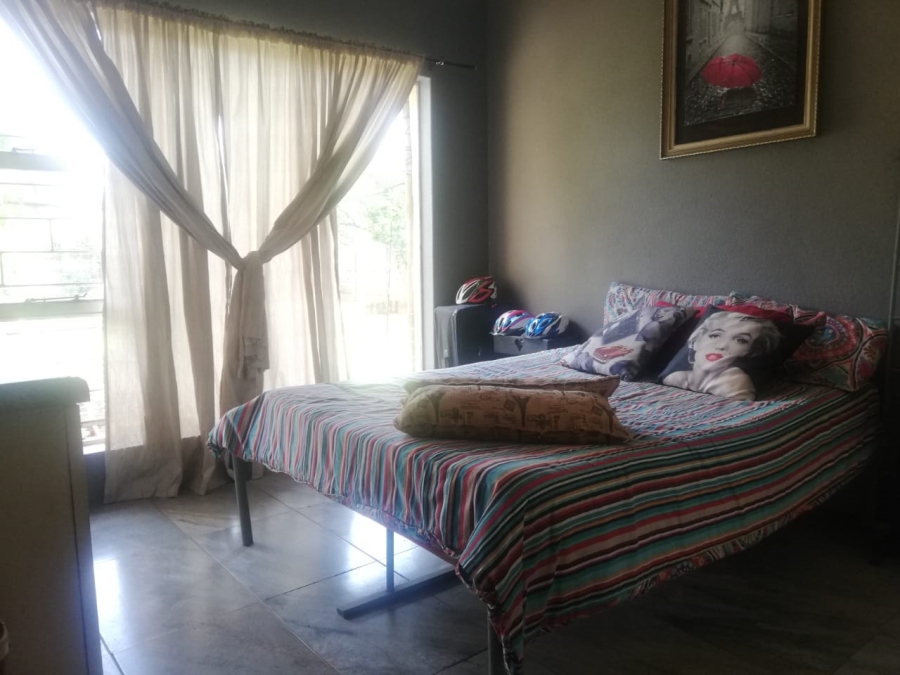 3 Bedroom Property for Sale in Unitas Park Gauteng