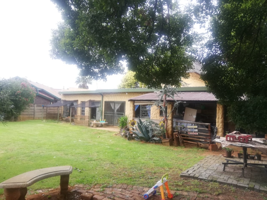 3 Bedroom Property for Sale in Unitas Park Gauteng