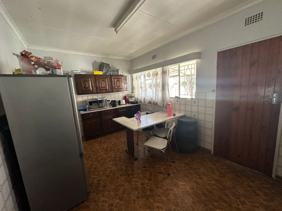 4 Bedroom Property for Sale in Unitas Park Gauteng
