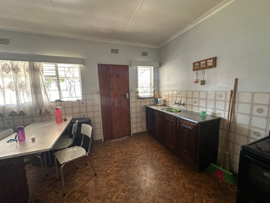 4 Bedroom Property for Sale in Unitas Park Gauteng