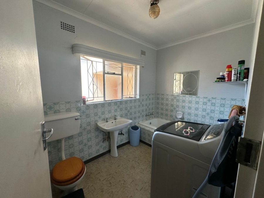 4 Bedroom Property for Sale in Unitas Park Gauteng