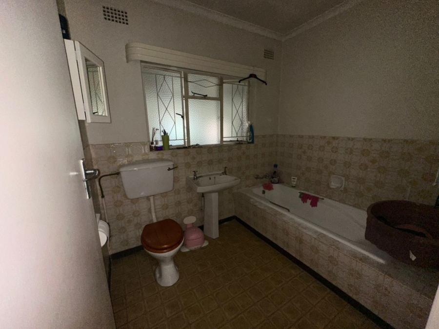 4 Bedroom Property for Sale in Unitas Park Gauteng