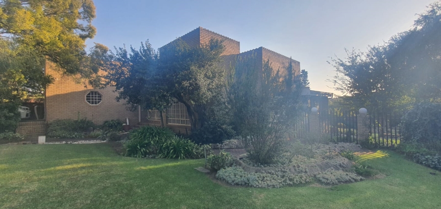 4 Bedroom Property for Sale in Three Rivers East Gauteng