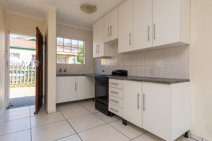 2 Bedroom Property for Sale in Linmeyer Gauteng