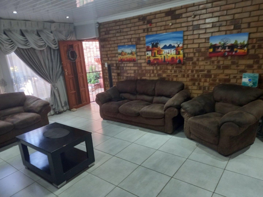 2 Bedroom Property for Sale in Greenhills Gauteng