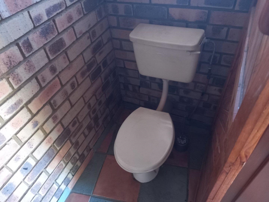 2 Bedroom Property for Sale in Greenhills Gauteng