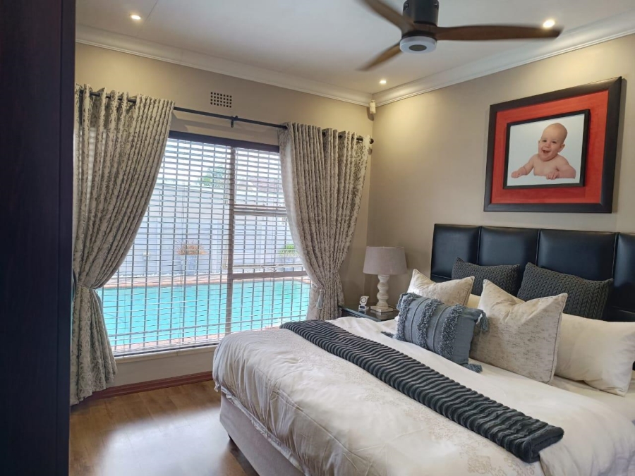 4 Bedroom Property for Sale in Helikonpark Gauteng
