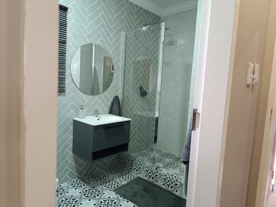 4 Bedroom Property for Sale in Helikonpark Gauteng
