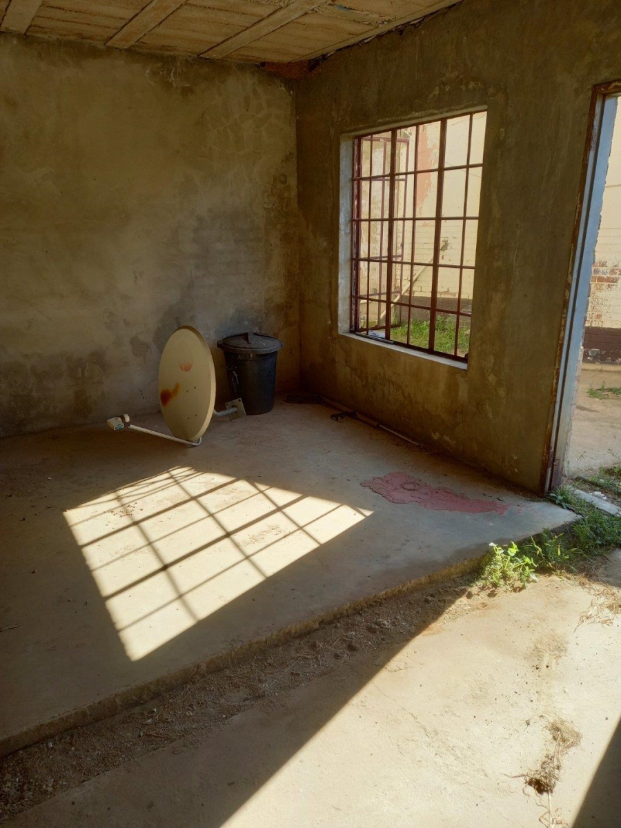 2 Bedroom Property for Sale in Greenhills Gauteng