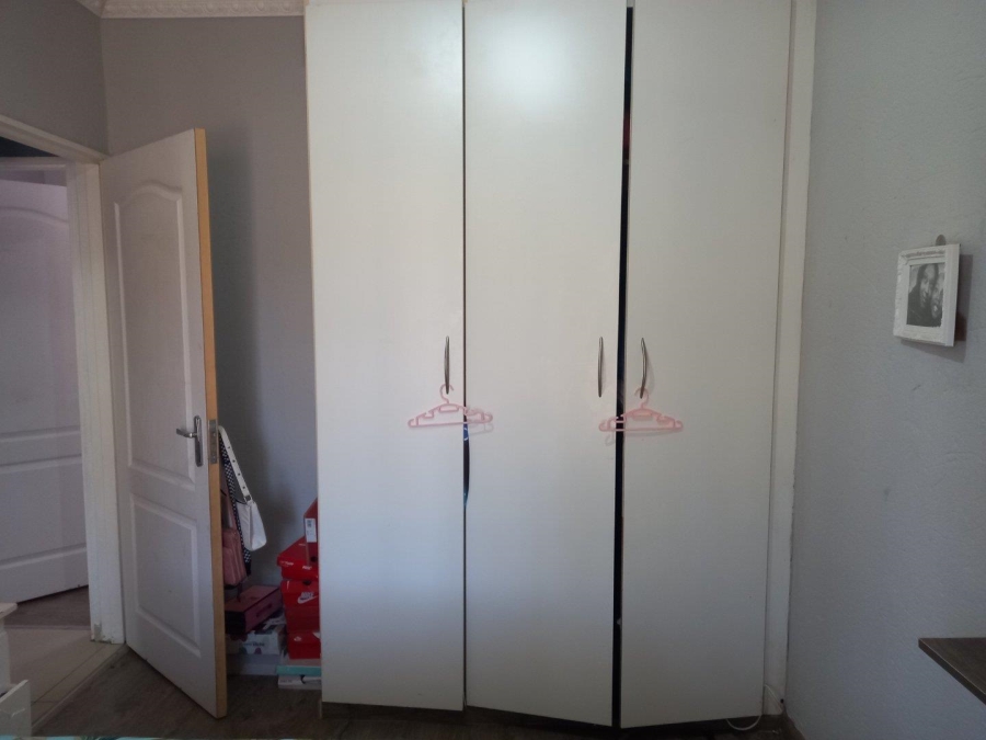 2 Bedroom Property for Sale in Helikonpark Gauteng