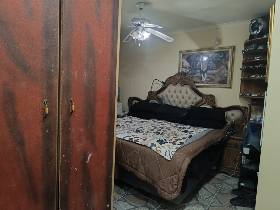 5 Bedroom Property for Sale in Finsbury Gauteng
