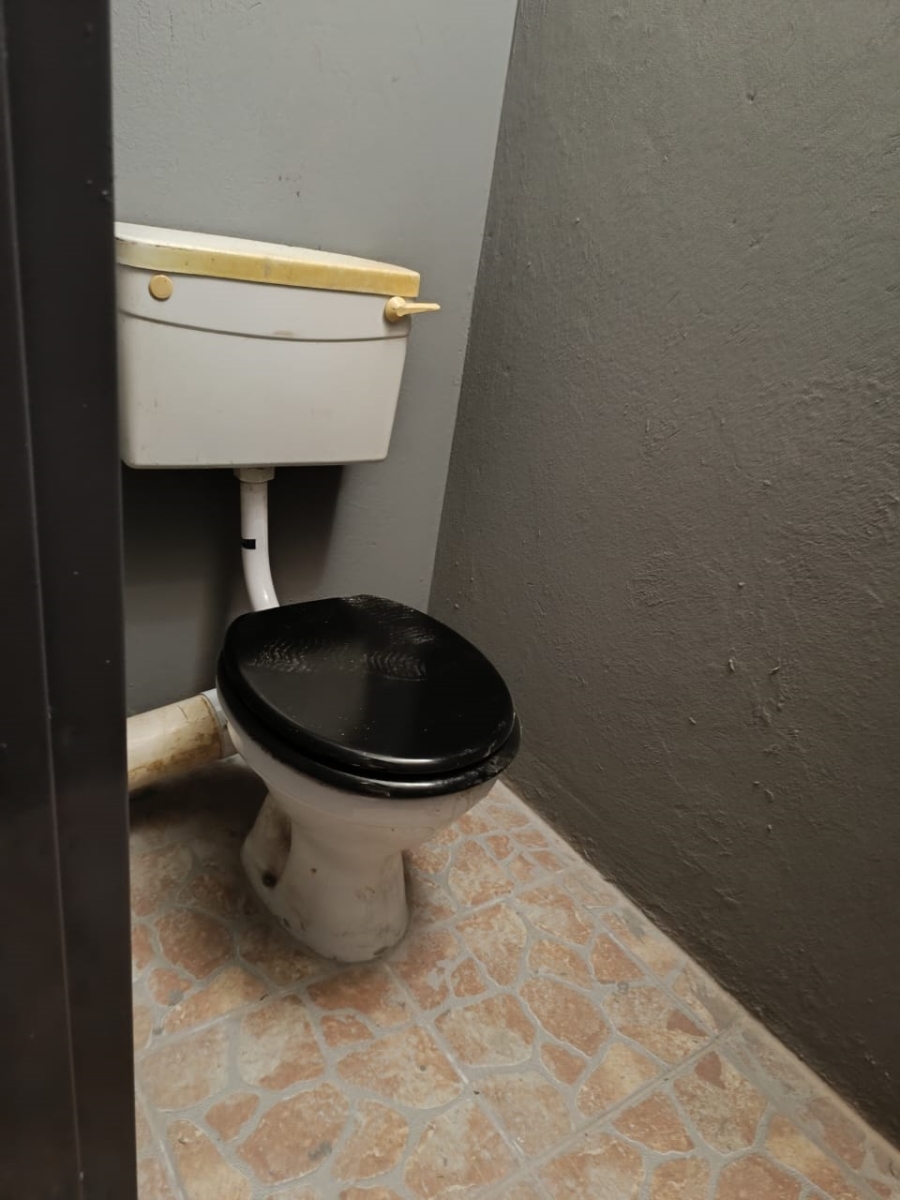 5 Bedroom Property for Sale in Finsbury Gauteng