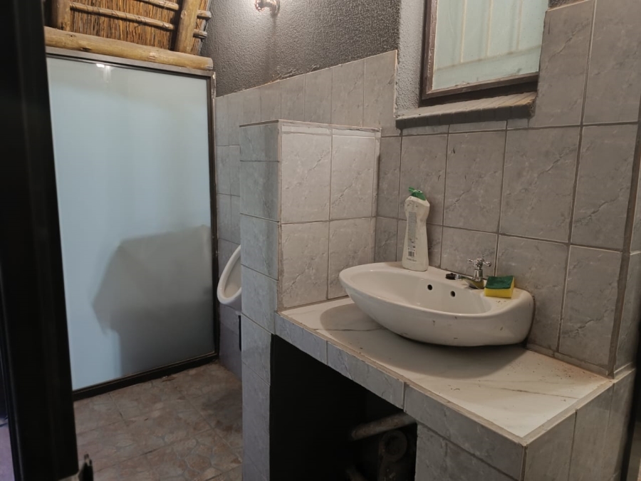5 Bedroom Property for Sale in Finsbury Gauteng