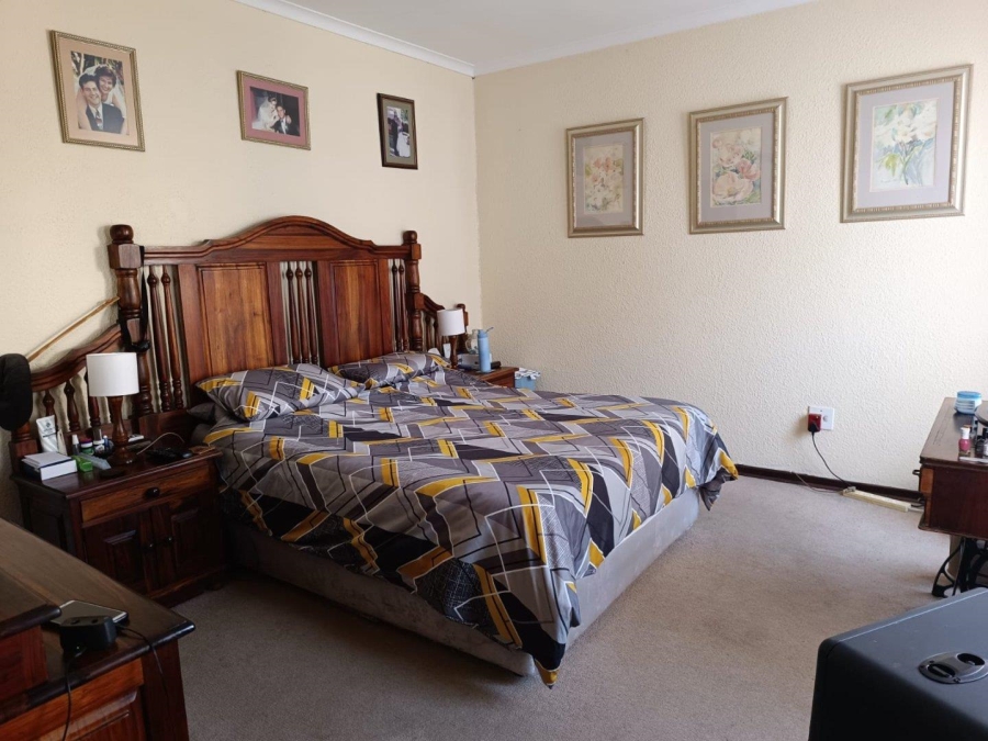 3 Bedroom Property for Sale in Helikonpark Gauteng