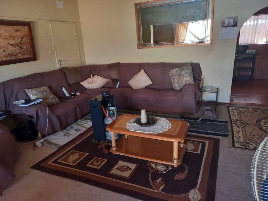 6 Bedroom Property for Sale in Westonaria Gauteng