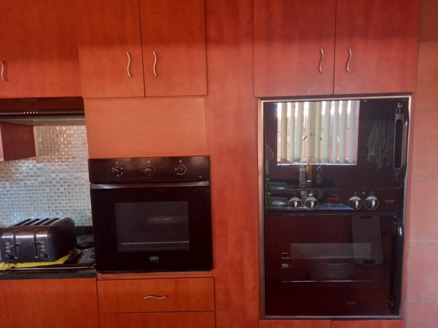 6 Bedroom Property for Sale in Westonaria Gauteng