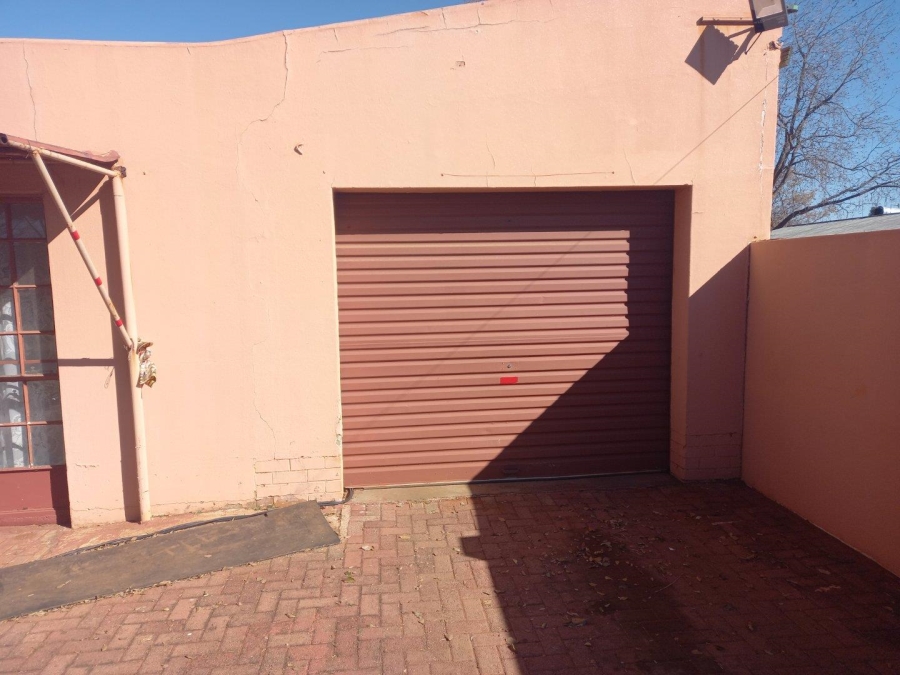 6 Bedroom Property for Sale in Westonaria Gauteng