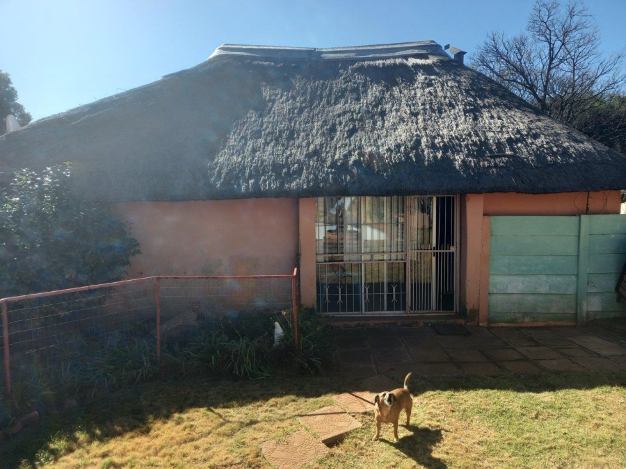 6 Bedroom Property for Sale in Westonaria Gauteng