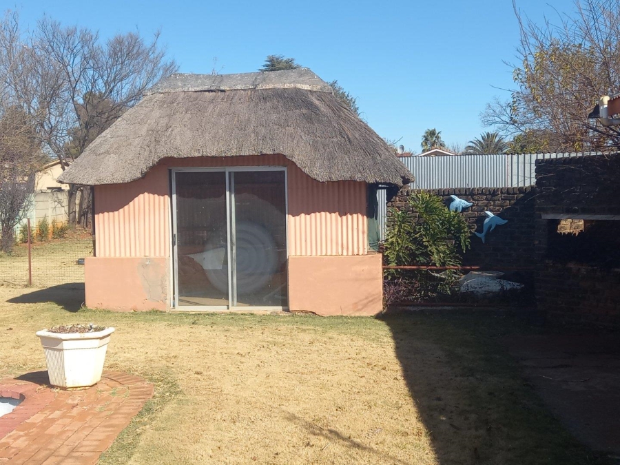 6 Bedroom Property for Sale in Westonaria Gauteng