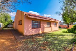 6 Bedroom Property for Sale in Westonaria Gauteng