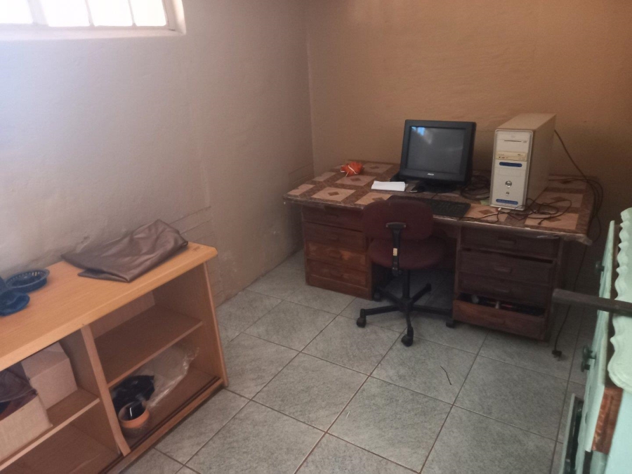 6 Bedroom Property for Sale in Westonaria Gauteng