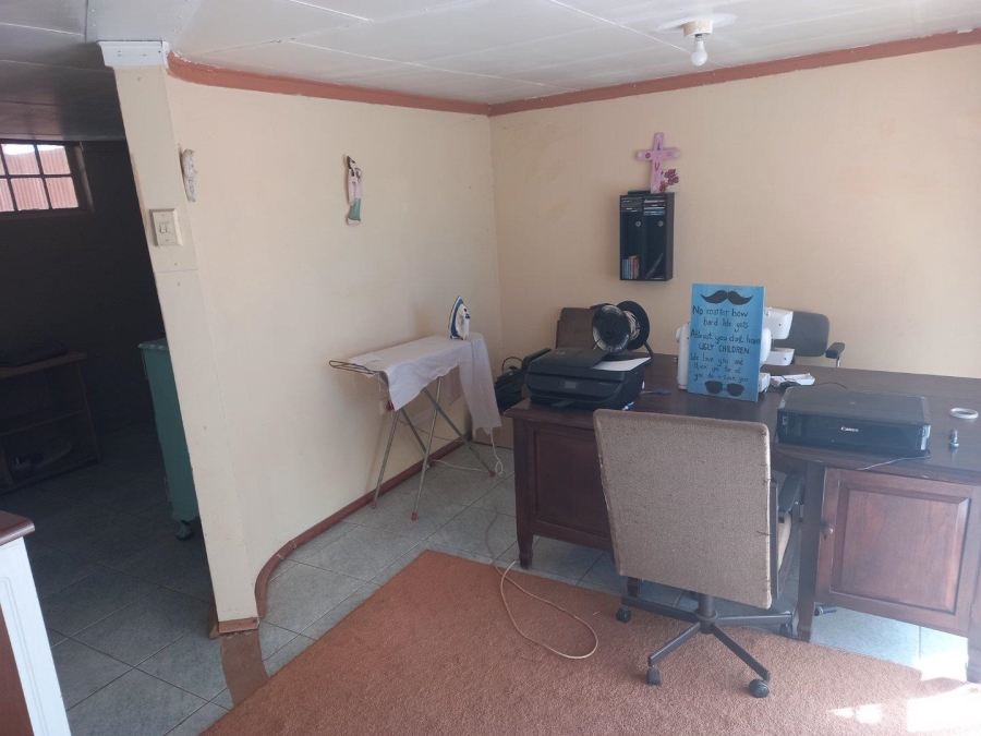 6 Bedroom Property for Sale in Westonaria Gauteng