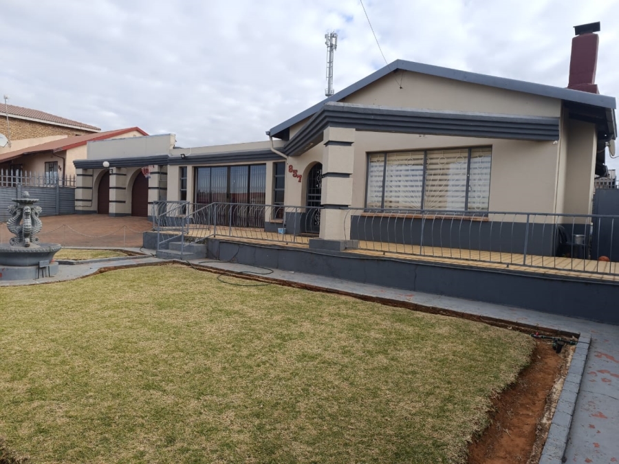 3 Bedroom Property for Sale in Toekomsrus Gauteng