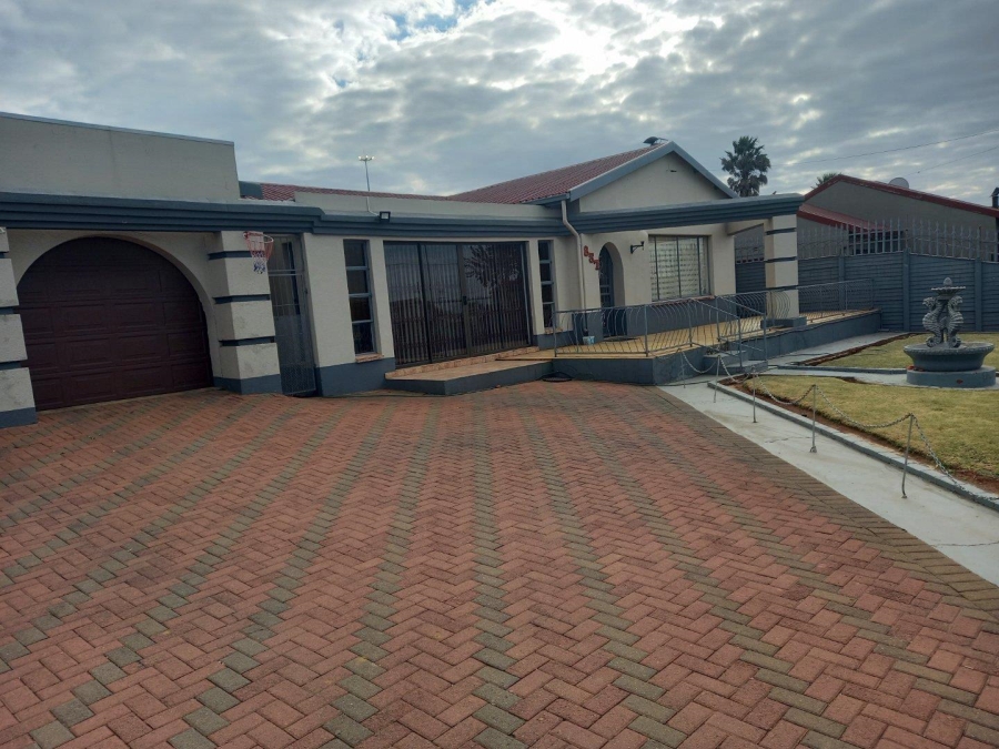 3 Bedroom Property for Sale in Toekomsrus Gauteng
