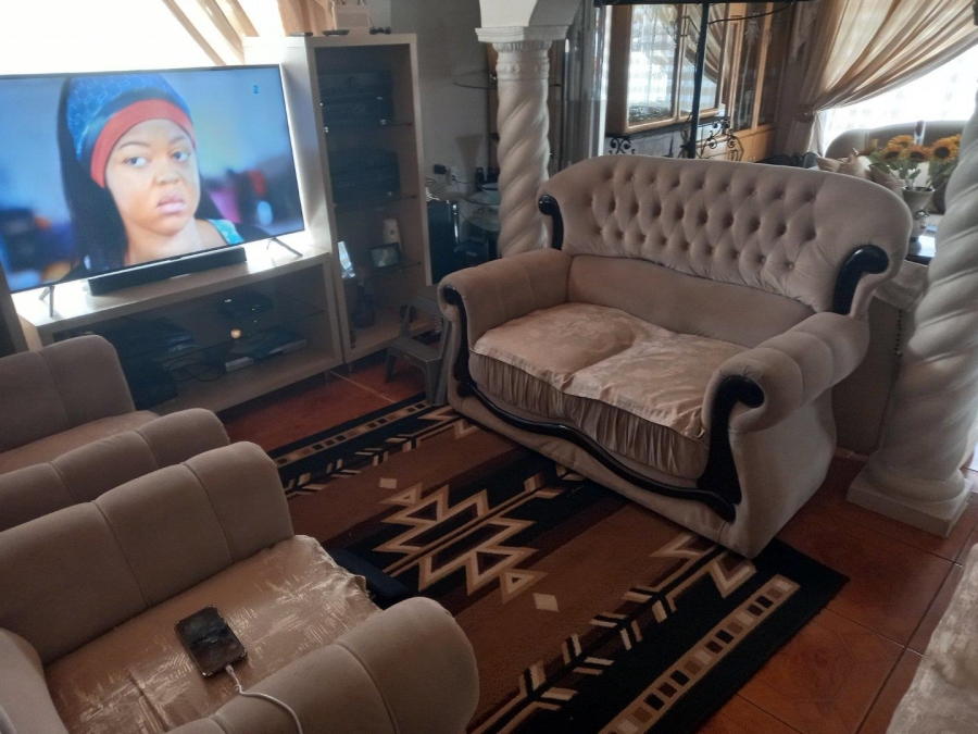 3 Bedroom Property for Sale in Toekomsrus Gauteng