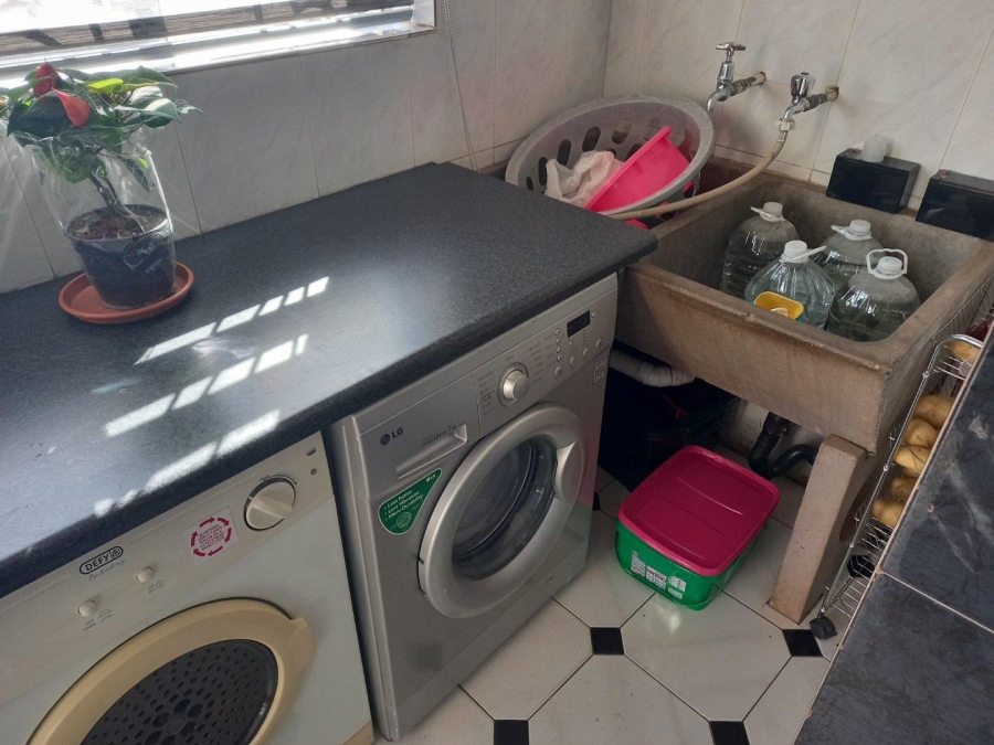3 Bedroom Property for Sale in Toekomsrus Gauteng