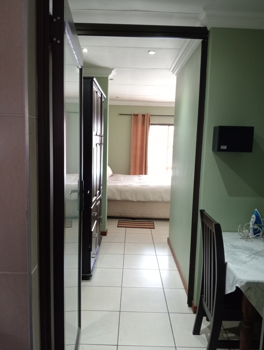 9 Bedroom Property for Sale in Northmead Gauteng