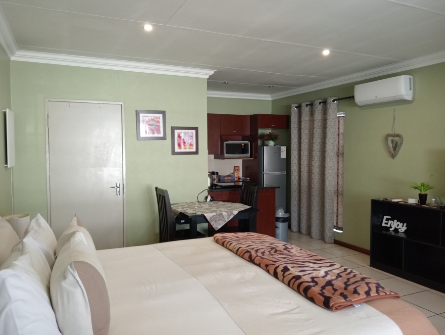 9 Bedroom Property for Sale in Northmead Gauteng