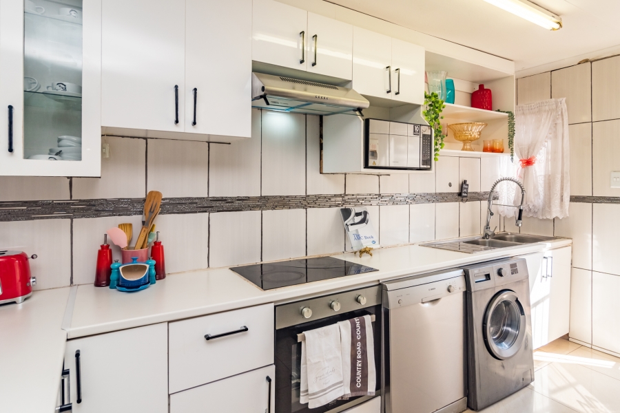 3 Bedroom Property for Sale in Helderkruin Gauteng