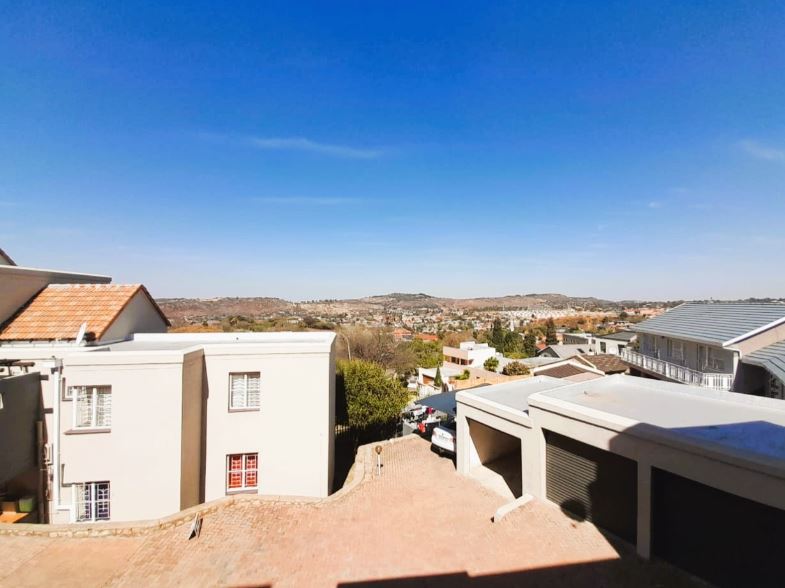2 Bedroom Property for Sale in Ridgeway Gauteng