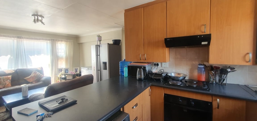 2 Bedroom Property for Sale in Ravensklip Gauteng