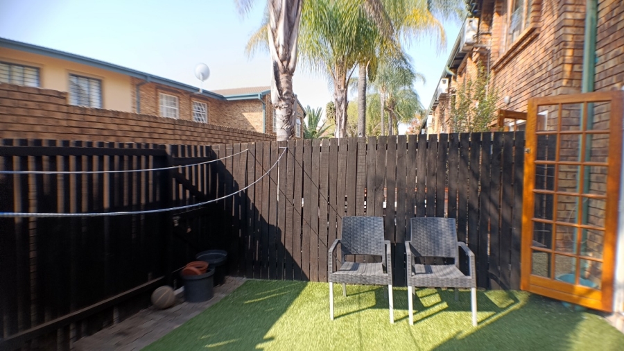 2 Bedroom Property for Sale in Rietfontein Gauteng