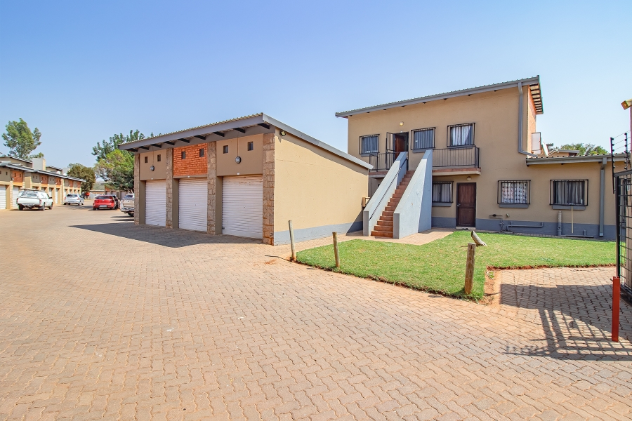 2 Bedroom Property for Sale in Theresa Park Gauteng