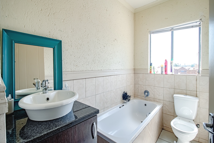 2 Bedroom Property for Sale in Theresa Park Gauteng