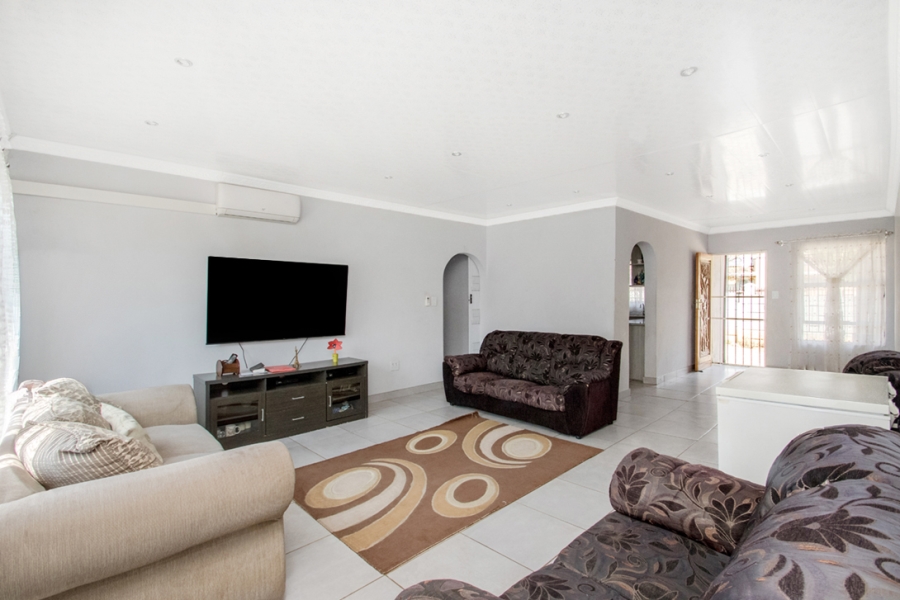 4 Bedroom Property for Sale in Strubensvallei Gauteng
