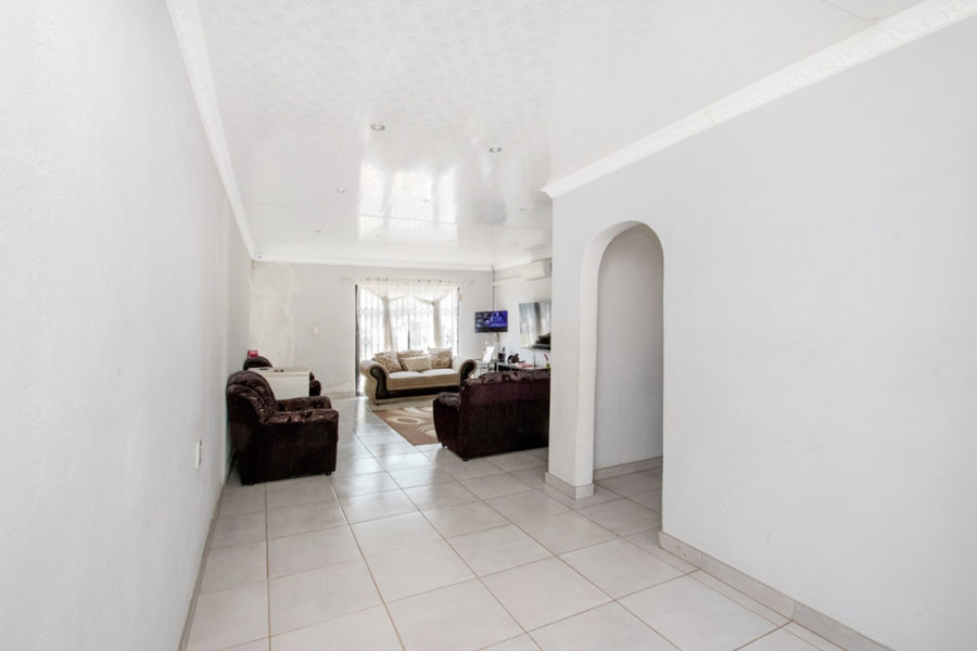 4 Bedroom Property for Sale in Strubensvallei Gauteng