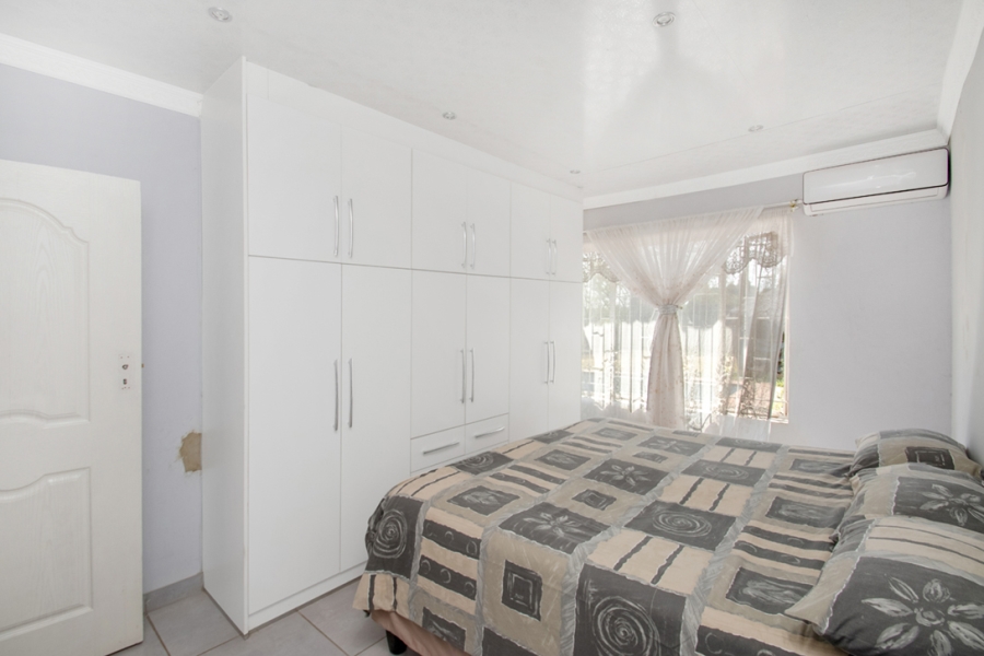 4 Bedroom Property for Sale in Strubensvallei Gauteng