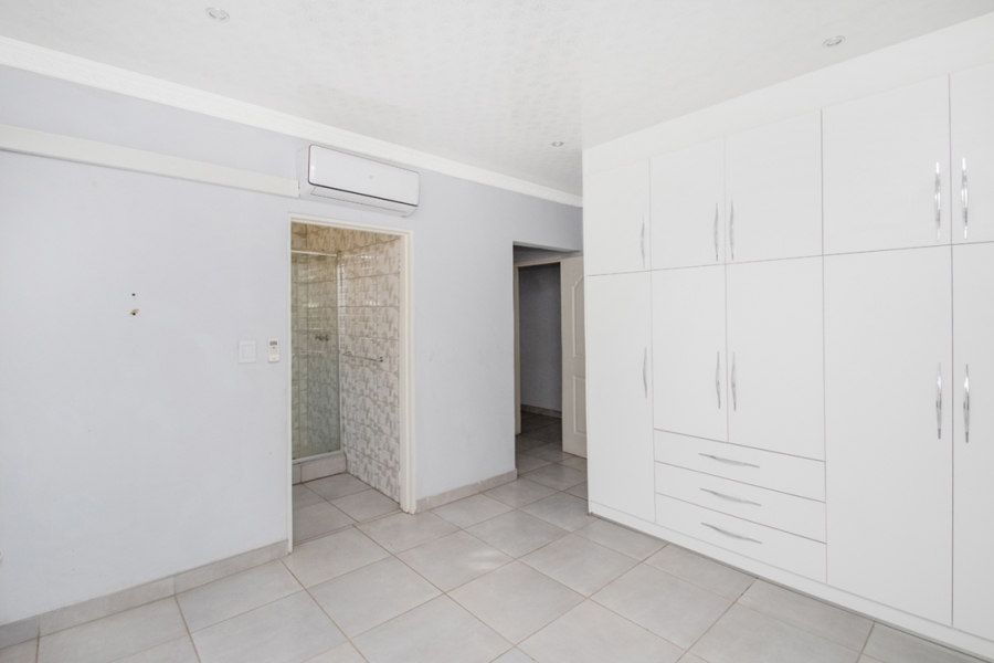 4 Bedroom Property for Sale in Strubensvallei Gauteng