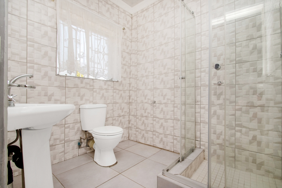 4 Bedroom Property for Sale in Strubensvallei Gauteng