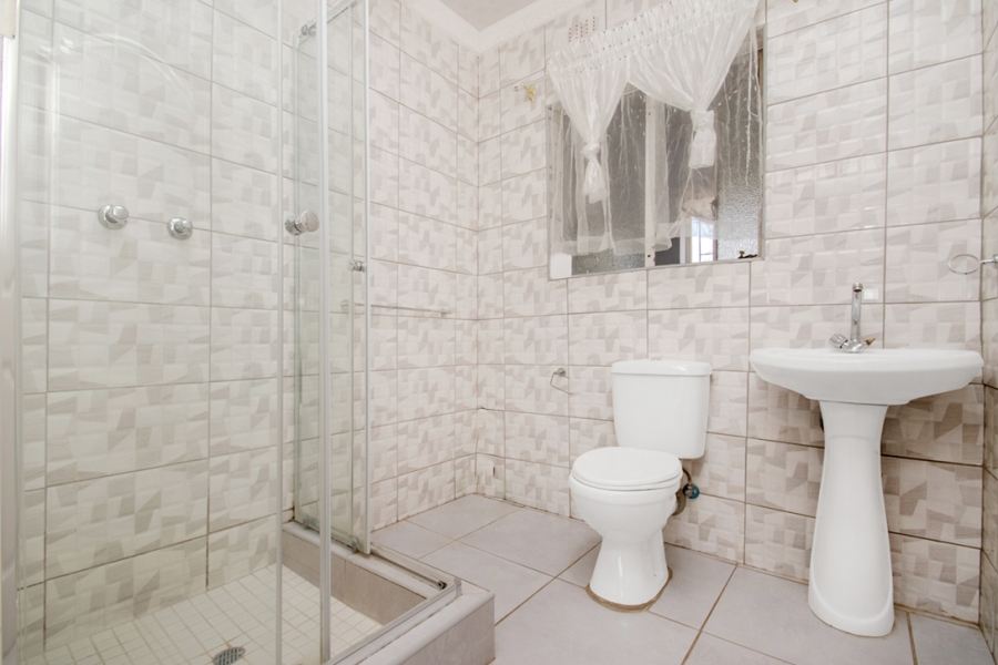 4 Bedroom Property for Sale in Strubensvallei Gauteng