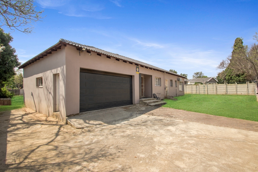 4 Bedroom Property for Sale in Strubensvallei Gauteng