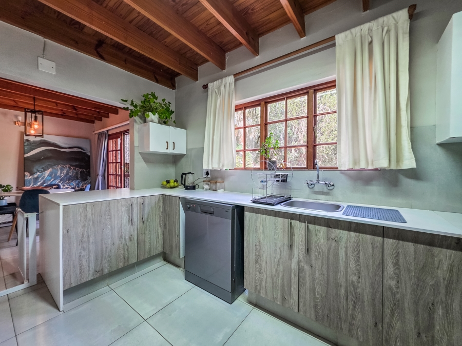 4 Bedroom Property for Sale in Faerie Glen Gauteng